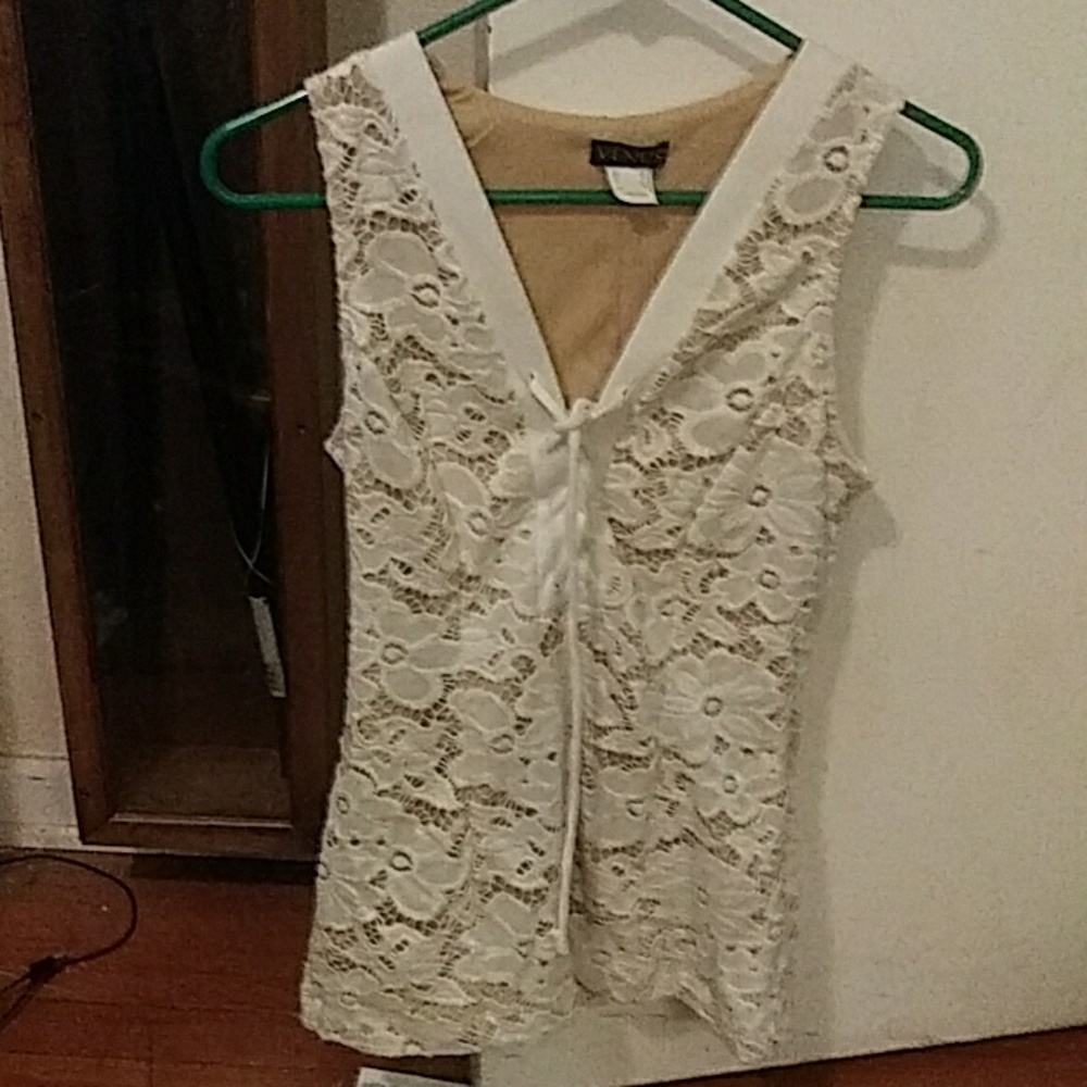 Sleeveless lace v neck lace up blouse